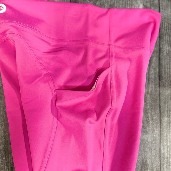 Coolibar Ananda Bike Shorts in Bright Pink NWT [C11] - Picture 6 of 10
